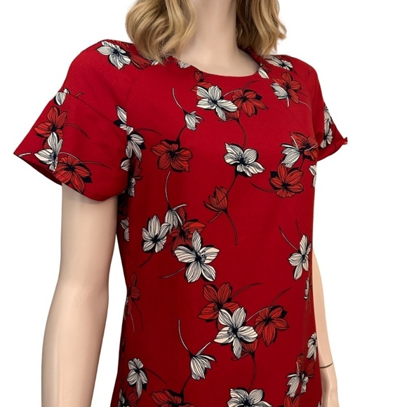 Banana Republic Shift Dress Red Hibiscus Print Fluted Sleeve Rounded Hemline - Picture 4 of 14